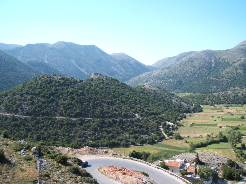From Heraklion: Imbros Gorge and Libyan Sea Guided Day Trip - Entering the Gorge: The 3-Hour Walk That Keeps Moving