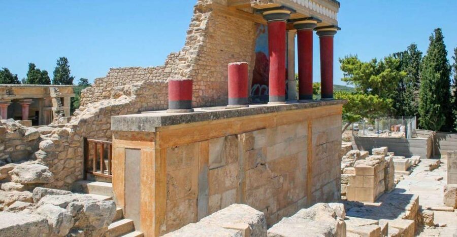 From Heraklion: Knossos and Lasithi Plateau Full-Day Tour - Panagia Kera Kardiotissa Monastery: frescoes, nuns, and a calm break