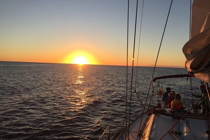 From Heraklion:Small group 5,5h Sunset Sailing trip to Dia Island - From Heraklion harbor to Koules: seeing the city from a new angle
