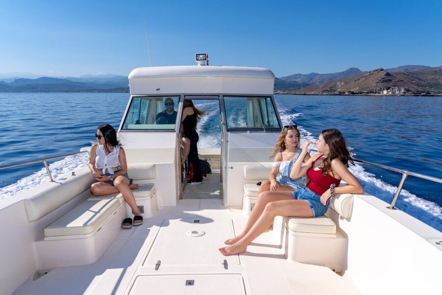 From Kissamos Port: Private Boat Cruise to Balos & Gramvousa - Cruising past Gramvousa and the Venetian Fortress