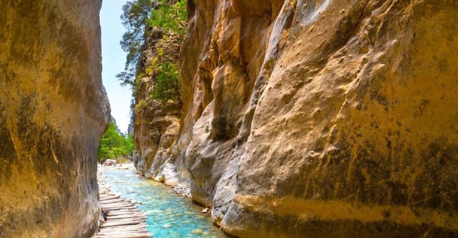 From Rethymno: Samariá Gorge Full-Day Hike - First: The Big Picture of This Samariá Gorge Day