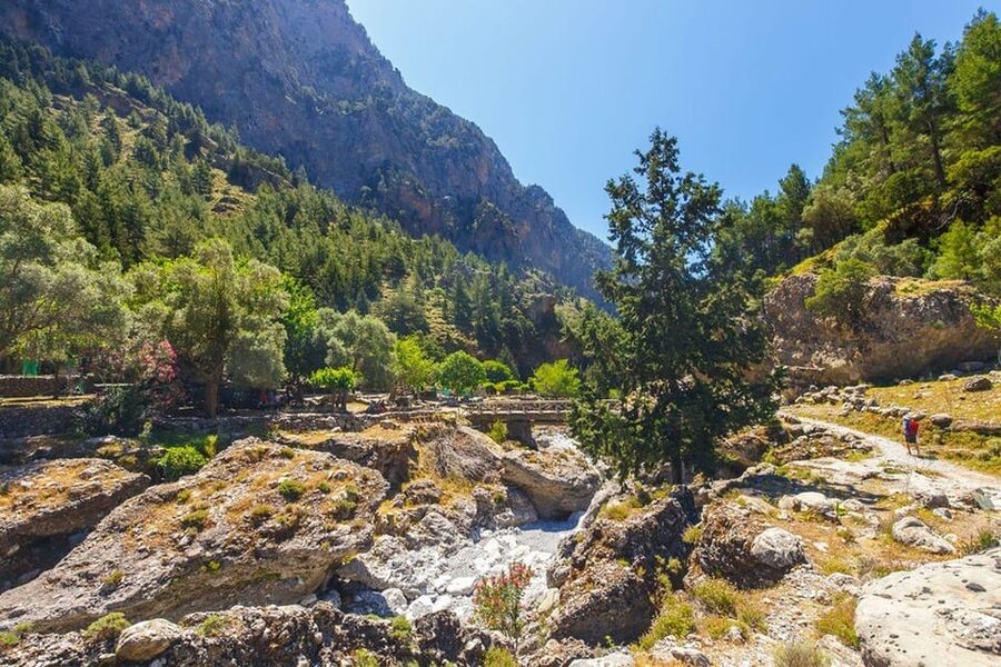 From Rethymno: Samaria gorge with Professional Hiking Guide - Why Samaria Gorge is worth the early start