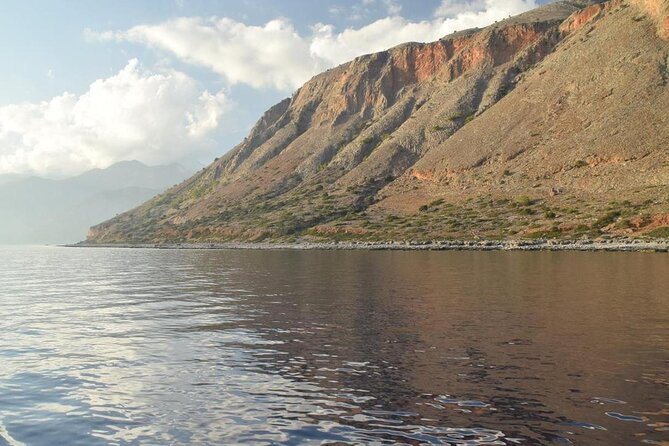 Full-Day Beginner's Hiking Route Tour to Samaria Gorge - What to bring: small items that make the hike feel easier