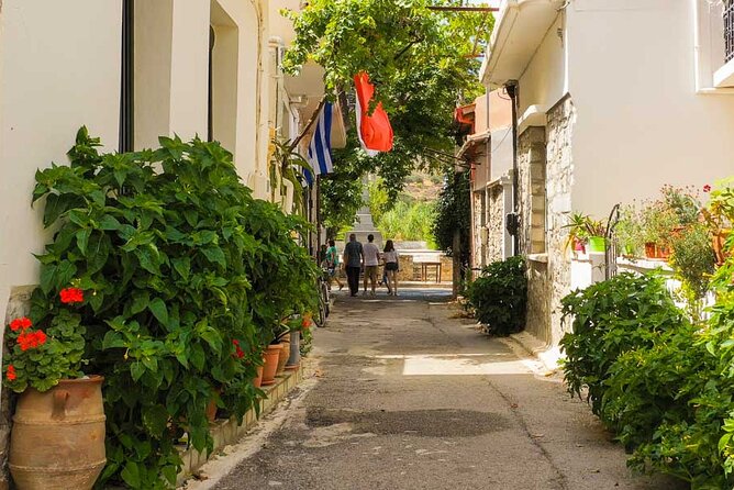 Full-Day Guided Private Tour in a Breathtaking Crete Island - Price and group size: what $675.92 per group buys you