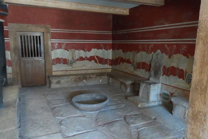Full-Day Knossos and Heraklion Tour from Chania and Rethymno - Heraklion old town: what you actually get (and why it’s still worthwhile)