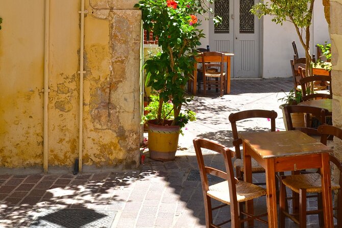 Full-Day West Crete Tour: Chania & Rethymnon Old Town and Kournas Lake - Lake Kournas: a natural pause with optional pedal boats
