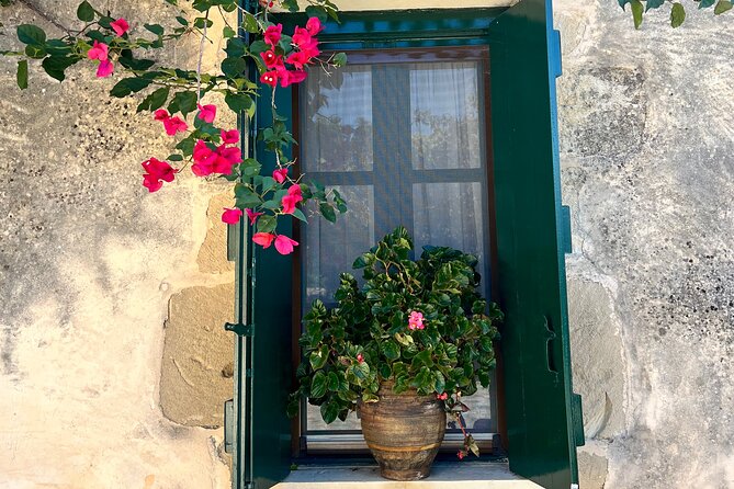 Gastronomy tour and wine tasting in traditional villages - Lake Kournas lunch: sea, lake, mountains, lamb classics, and four local wines