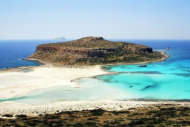 Gramvousa Island and Balos Bay Full-Day Tour from Heraklion - On crowded water: seating and ferry realism
