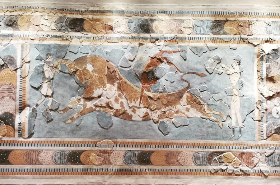 Heraklion Archaeological Museum Ticket & Audio Guide - Using Clio Muse on your phone like a personal curator