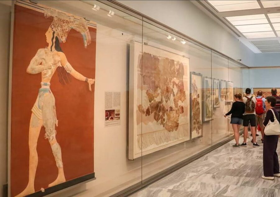 Heraklion: Archaeological Museum Ticket with City Audio Tour - Your time slot and emailed ticket: how the day starts