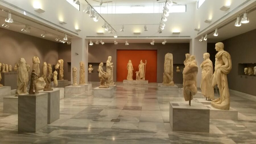 Heraklion: Archaeological Museum Ticket with City Audio Tour - Entering the Heraklion Archaeological Museum on your own