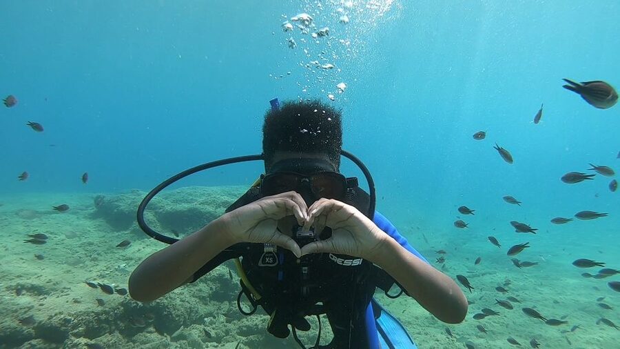 Heraklion: Beginner Scuba Diving Lesson with PADI Instructor - Classroom basics: learning breathing, signals, and gear on land