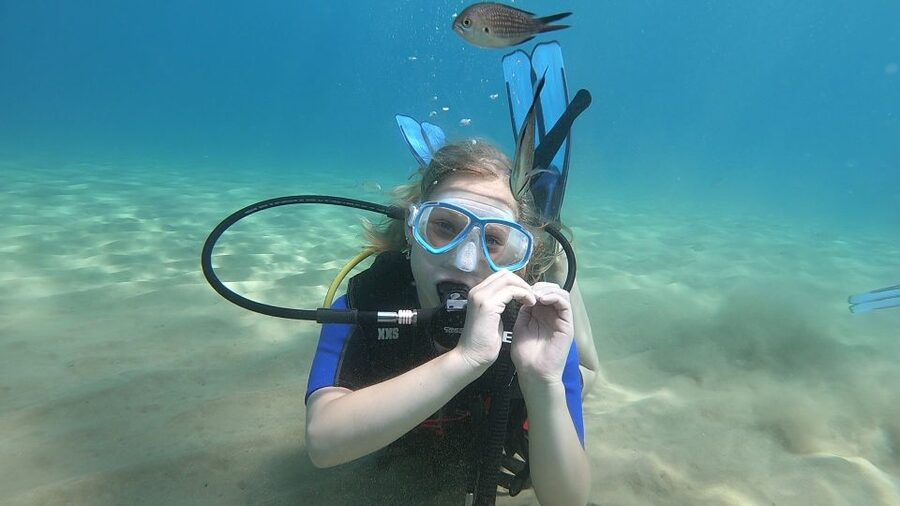 Heraklion: Beginner Scuba Diving Lesson with PADI Instructor - Pickup, coaching, and the 2.5-hour rhythm