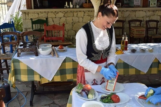 Heraklion: Cretan private cooking lesson with lunch in Arolithos - Key things I’d zero in on