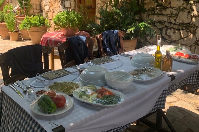 Heraklion: Cretan private cooking lesson with lunch in Arolithos - Timing, weather, and getting there without stress