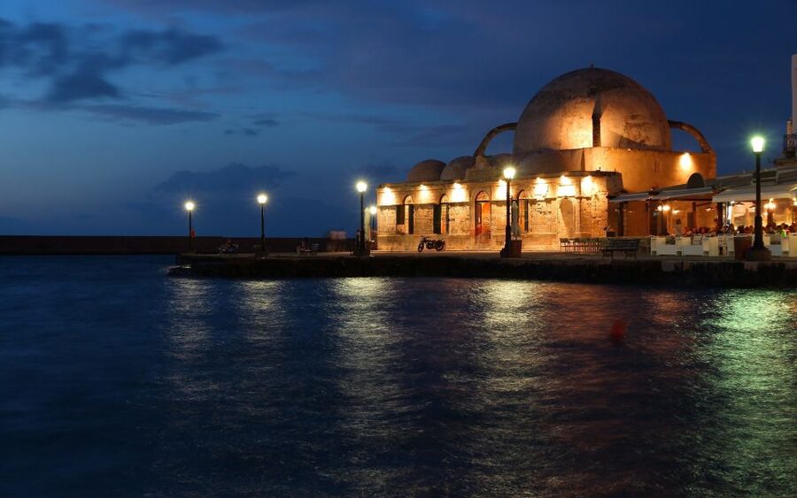 Heraklion:Day trip to Chania old Town,Kournas Lake& Rethymno - Chania’s Venetian Port and Lighthouse: Where the Centuries Show