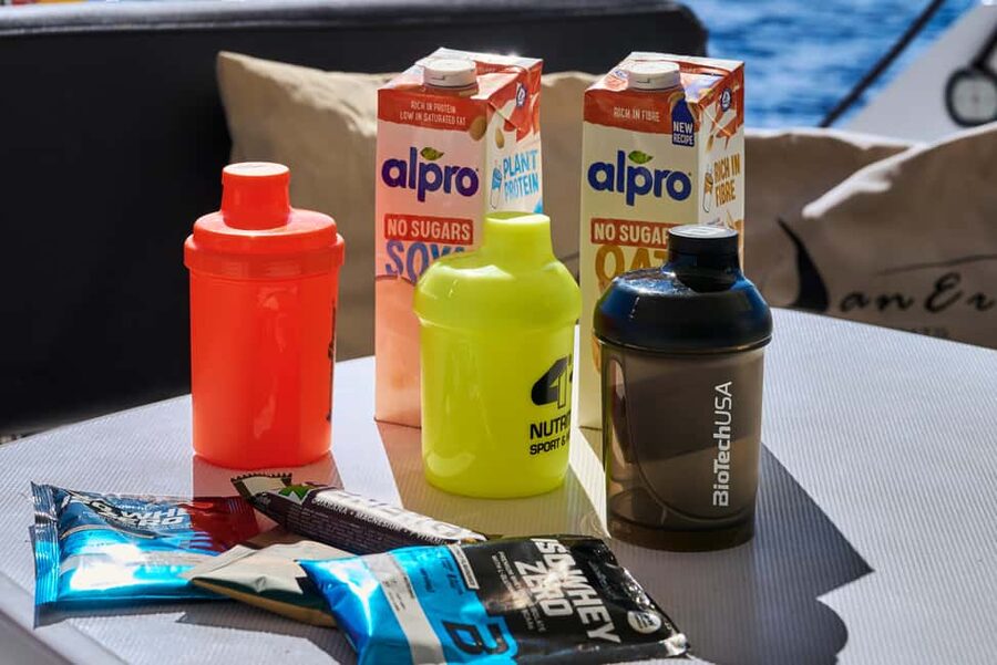 Heraklion:Dia Island Catamaran Cruise with Lunch, Water Toys - The onboard rhythm: espresso, protein snacks, and an open-bar that stays generous