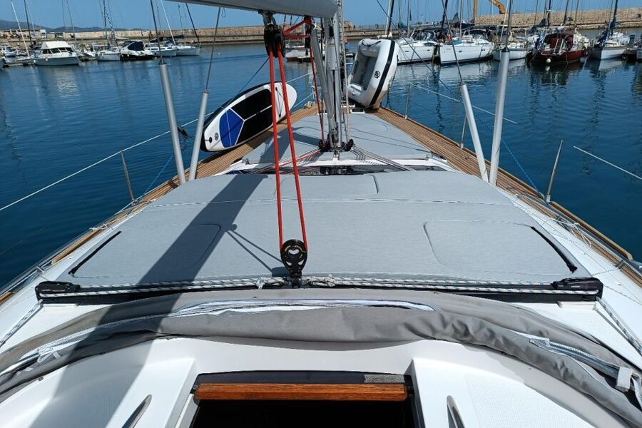 Heraklion: Dia Island Luxury Sailing Trip with Meal & Drinks - Dia Island time: swim, snorkel, paddleboard, and fish in protected waters