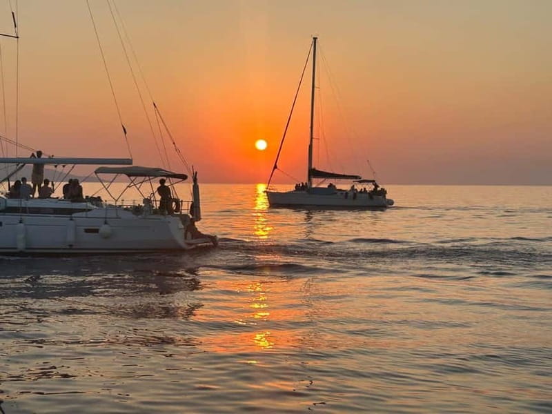 Heraklion: Dia Island Sunset Boat Tour with Dinner - Catamaran vs monohull: choosing the ride that fits you