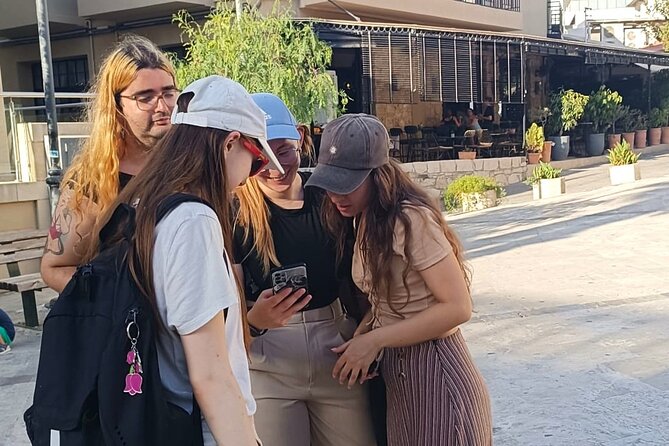 Heraklion Family Treasure Hunt with Food Stop - 12 stops of stories, riddles, and directions