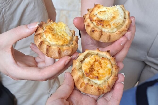 Heraklion Family Treasure Hunt with Food Stop - Guides like Angela and Nikos can make the difference