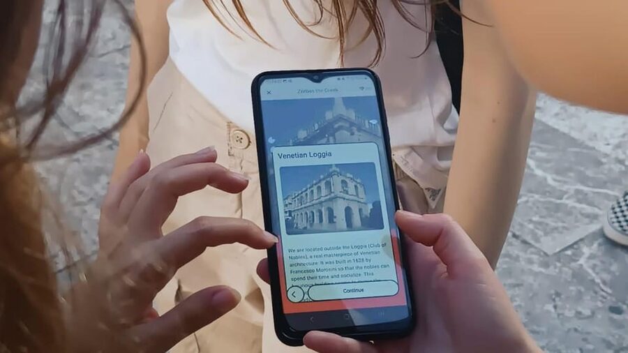 Heraklion: Family Zorba Treasure Hunt with Food Stop - The smartphone part: what it takes, and how to keep it fun