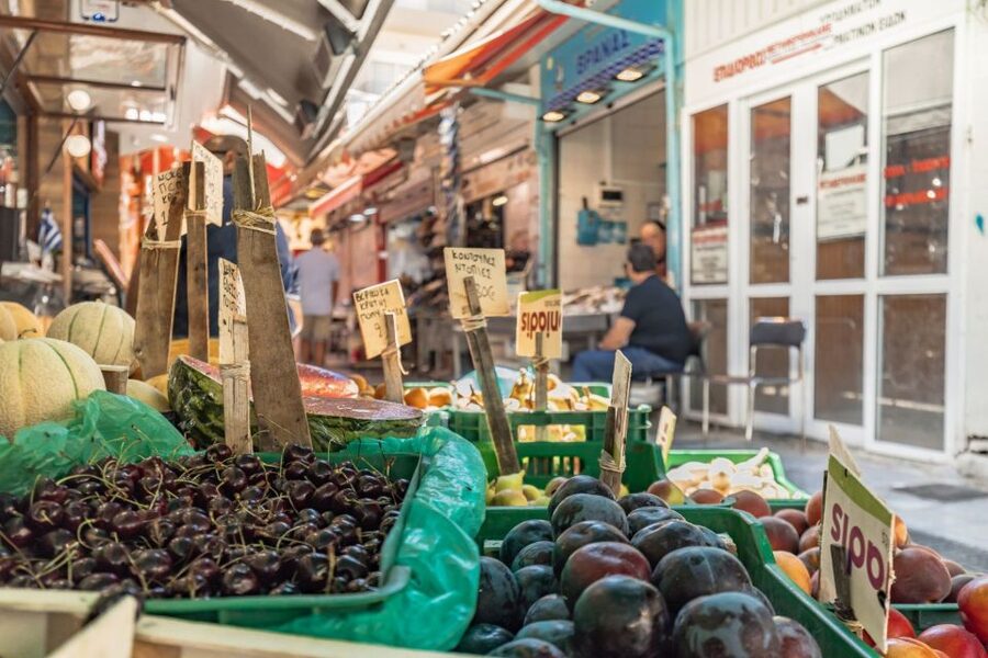 Heraklion: Gourmet Flavours Walking Tour - Dolmades, dakos, and olives: Cretan classics in an efficient route