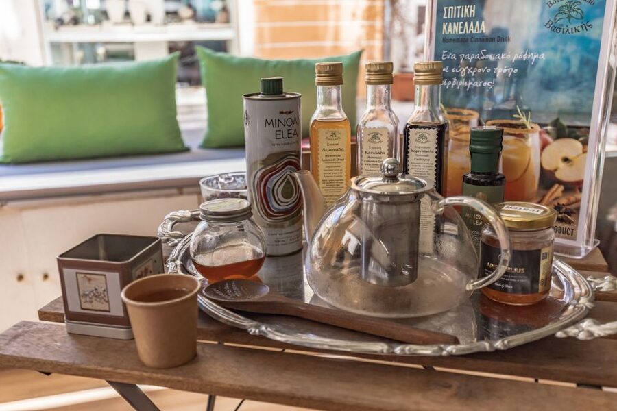 Heraklion: Gourmet Flavours Walking Tour - Heraklion streets and local culture: why the guide’s story matters