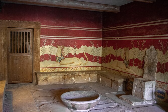 Heraklion Highlights: Knossos, Museum & Historic City Drive - Heraklion Archaeological Museum: Where Minoans Stop Being a Slogan