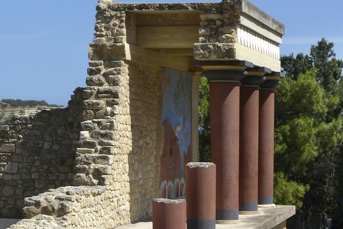 Heraklion Hop-On Hop-Off Bus Tour - Starting point reality check in Heraklion