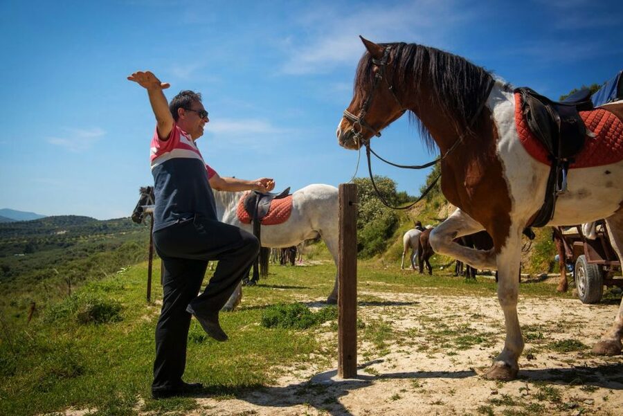 Heraklion: Horseriding Day Tour with Lunch and Transfer - Setting Off from Heraklion: Pickup That Saves You Headaches