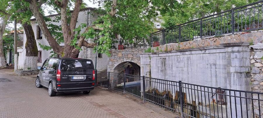 Heraklion: Knossos Palace, Zeus Cave & Oil Mill Private Tour - Olive oil factory visit: the tasting is the point