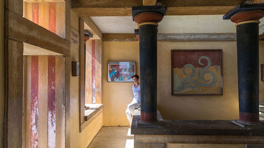 Heraklion: Knossos Private Guided Tour & Skip-the-Line Entry - Why skip-the-line at Knossos changes your whole day