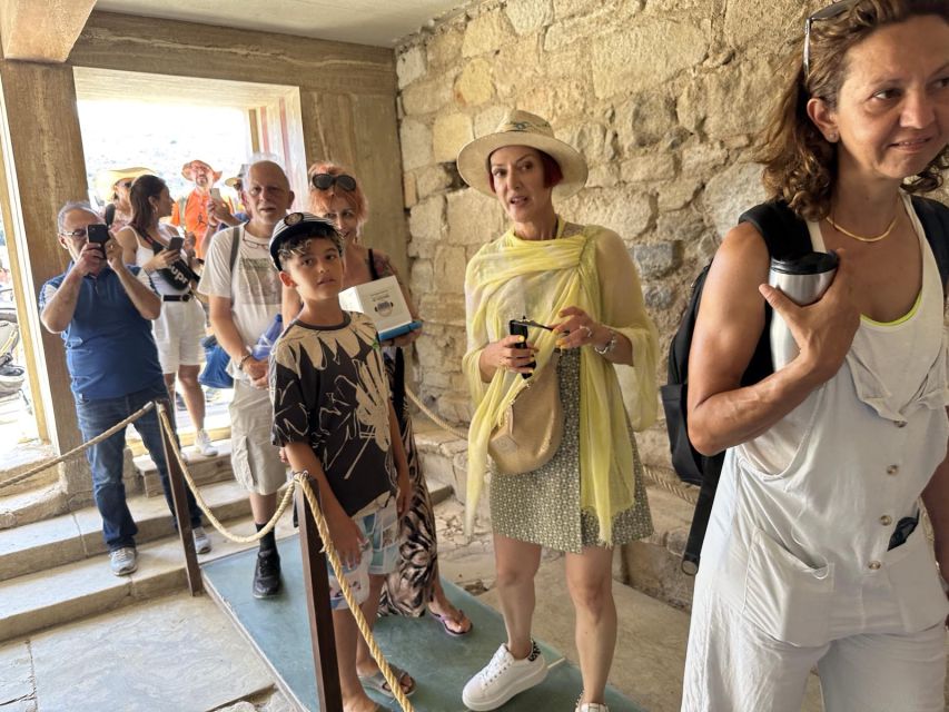 Heraklion: Knossos Private Guided Tour & Skip-the-Line Entry - What to bring (and what you can’t bring)