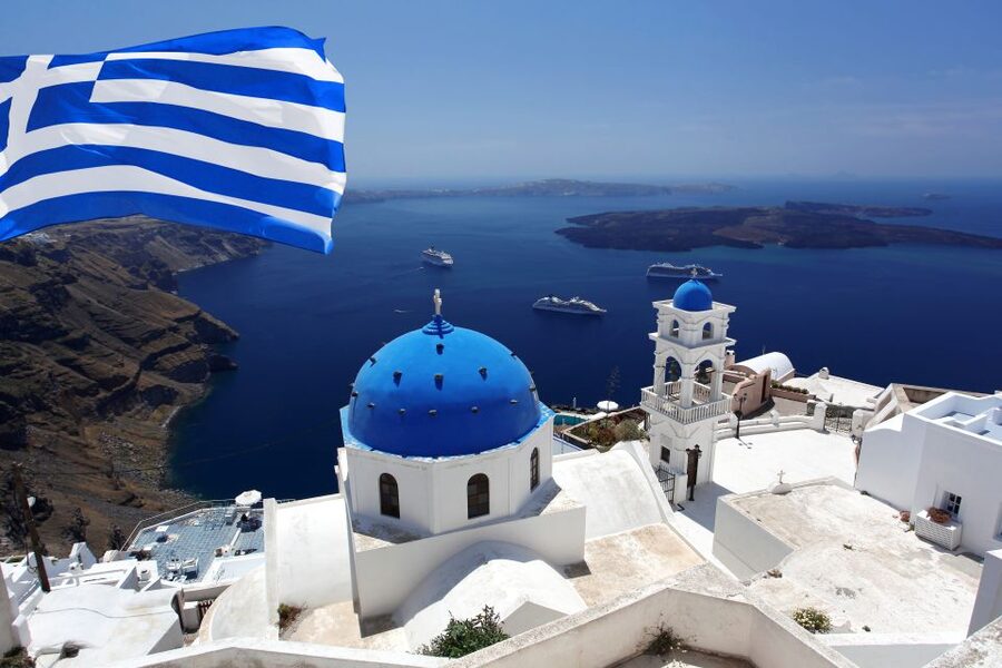 Heraklion or Ag Nikolaos: Oia & Fira Full-Day Santorini Trip - The optional volcano boat ride: add it if you want more caldera time
