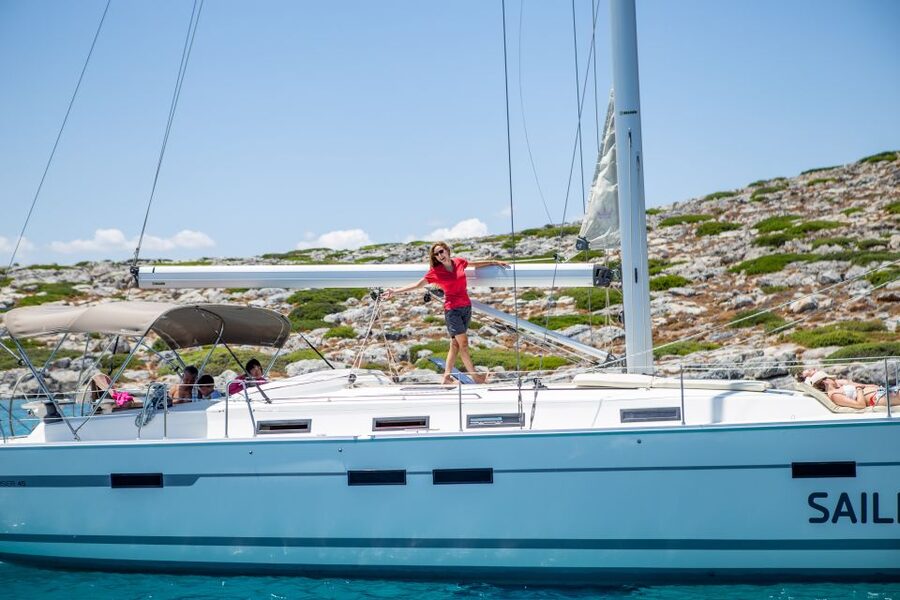 Heraklion: Private Full-Day Sailing Trip to Dia Island - Second Portion at Dia: Wine, Lunch, Then More Water Time