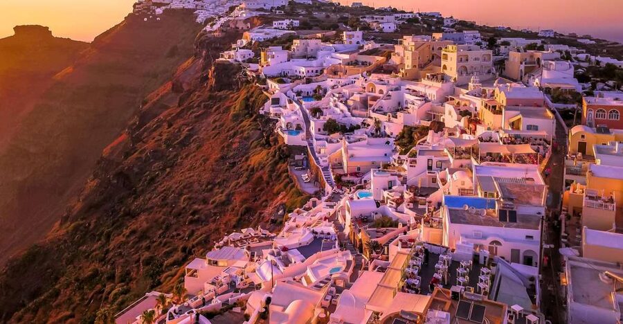 Heraklion: Santorini Day Trip with Boat Transfer & Oia Visit - Oia: Caldera Views, Volcanic Hillside Homes, and Busy Footsteps