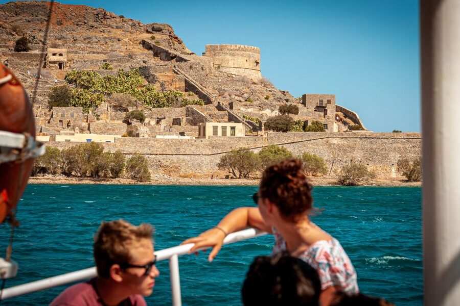 Heraklion: Spinalonga, Agios Nikolaos, Elounda & Plaka Tour - Plaka fishing village: the port connection and why that stop can be a mix