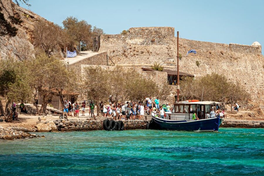 Heraklion: Spinalonga, Agios Nikolaos, Elounda & Plaka Tour - Olive oil tasting and the end in Agios Nikolaos: plan your swim timing