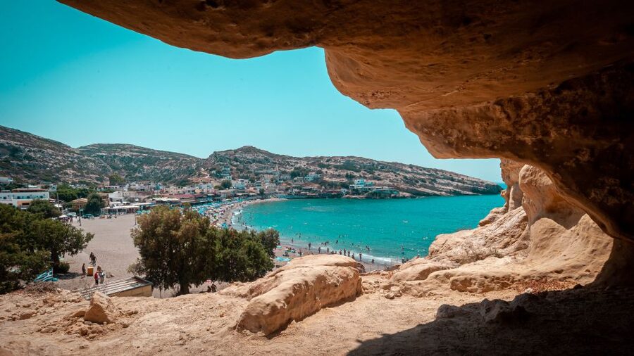 Heraklion: Spinalonga, Agios Nikolaos, Elounda & Plaka Tour - Agios Nikolaos and the Lake of Voulismeni: where you can slow down