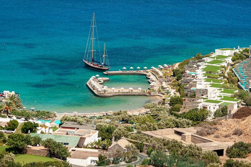 Heraklion: Spinalonga, Agios Nikolaos, & Elounda Tour - Agios Nikolaos and Lake Voulismeni: the easiest ending to a history-heavy day