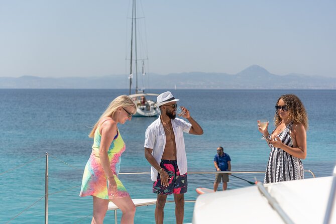 Heraklion: Sunset Luxury Cruise with Sushi and Open Bar - Getting on board at Marina Café and settling into the flow