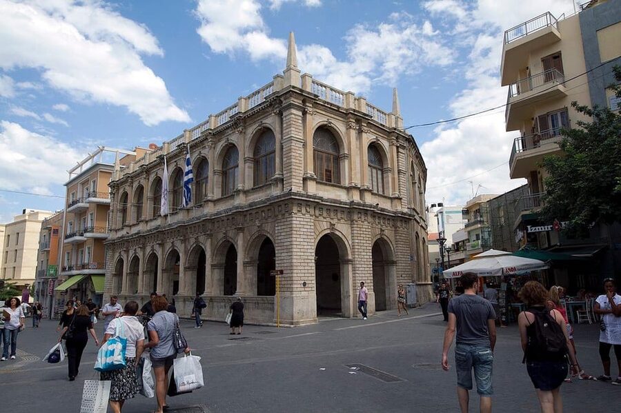 Heraklion Through Local Eyes – A Walking Experience - Starting on Evropis 7: where your walk actually begins