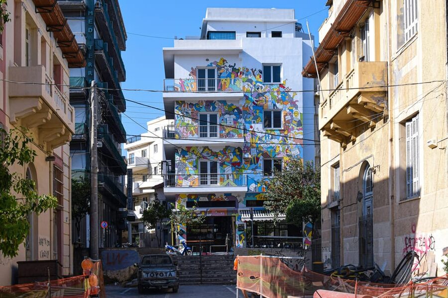 Heraklion Through Local Eyes – A Walking Experience - Cutting into a hidden urban forest: a real breather