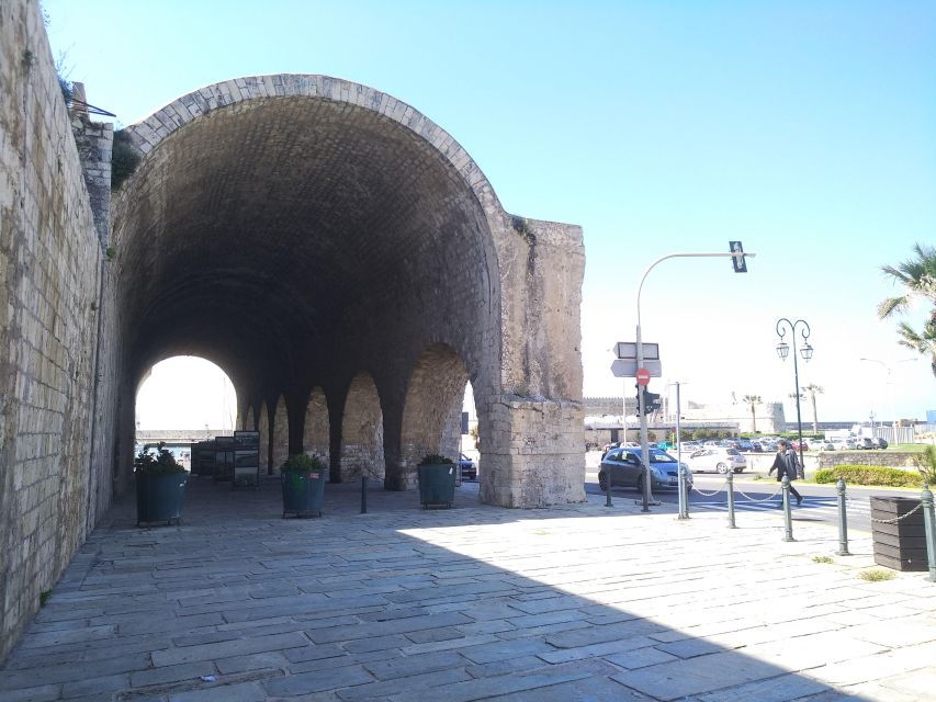 Heraklion: Walking city tour & Wine tasting - Georgiadis Park to Set Your Pace