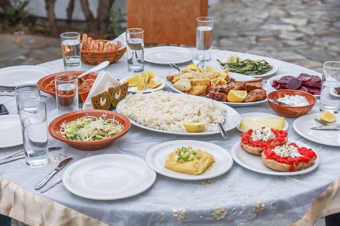 Heraklion - Walking city tour with food tasting - Venetian Walls and Kazantzakis tomb: history you can point to while walking