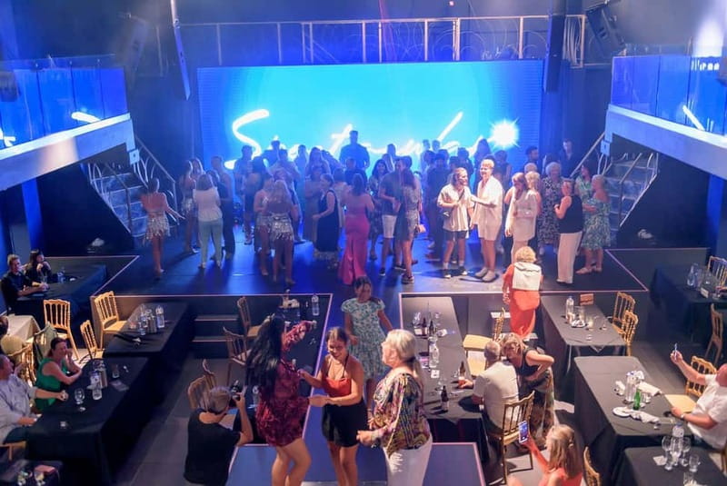 Hersonissos: Spectacular Dinner Show Ticket - Drinks and the Dance-Floor Party After 23:00