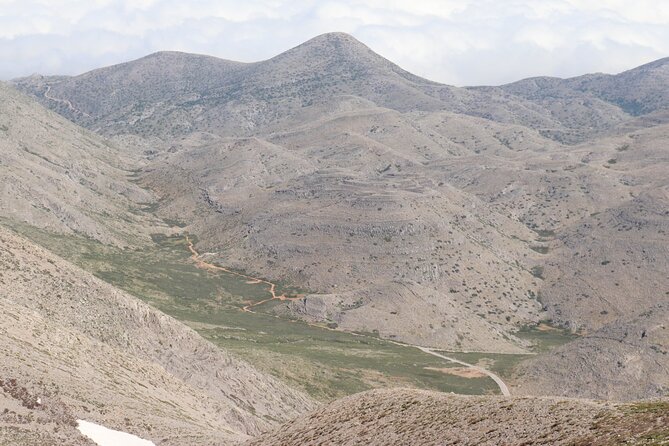 Hiking in Psiloritis Mountain (Ida Mt.) Crete - Why the guide experience changes the whole hike: myths, archaeology, and trail confidence