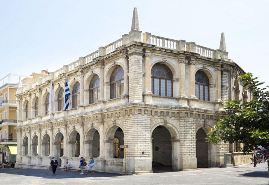 Ierapetra: Knossos Palace and Heraklion Guided City Tour - Hotel Pickup and Air-Conditioned Transport: The Comfort Part You’ll Feel