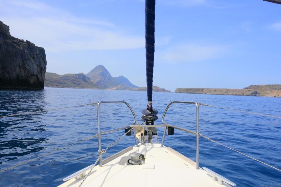 Kissamos: Balos and Gramvousa Private Sailing Trip with Meal - Getting to Mikros Naftilos Cruises and the Izabela sailboat